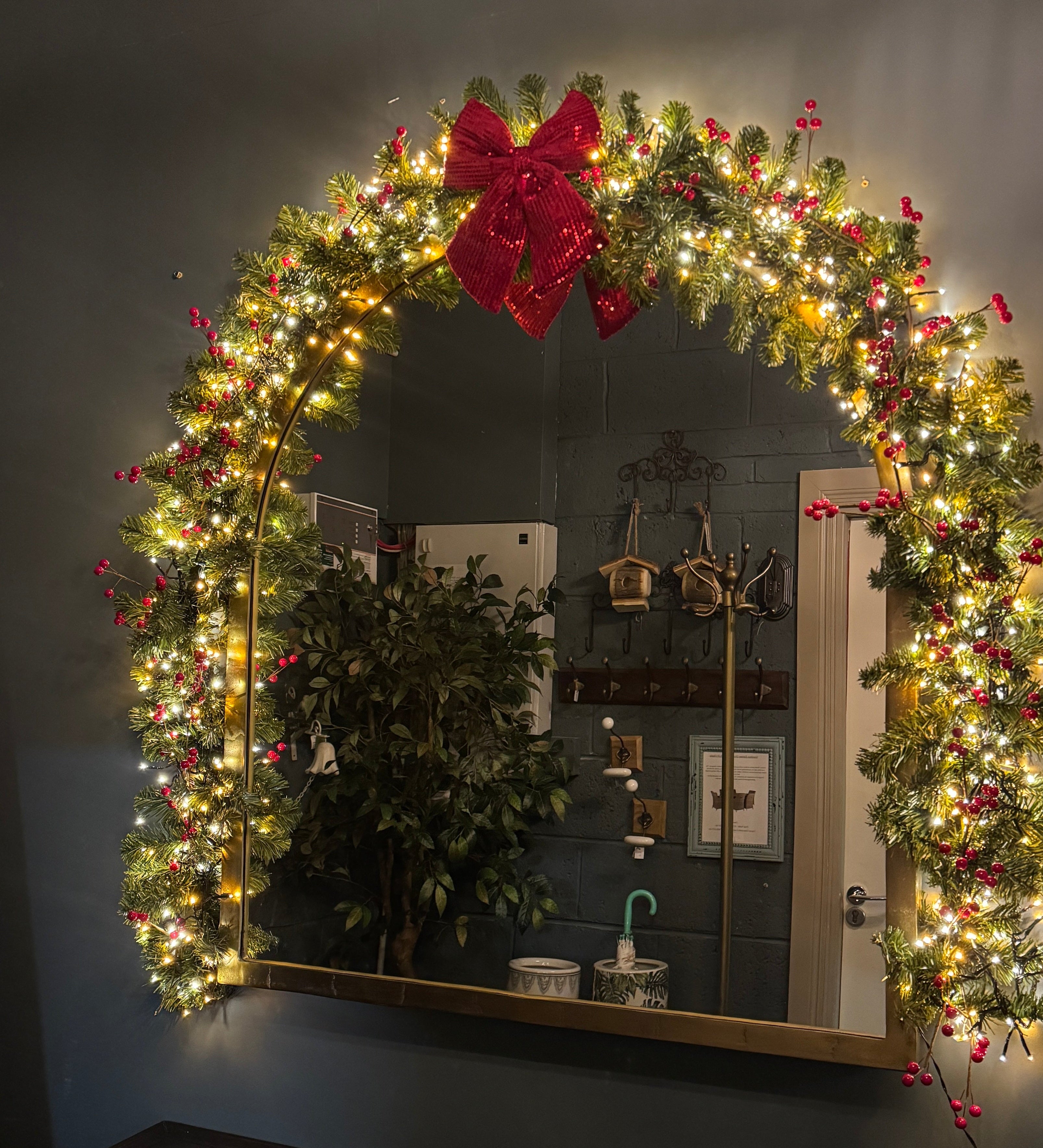 Red Berry Garland Package