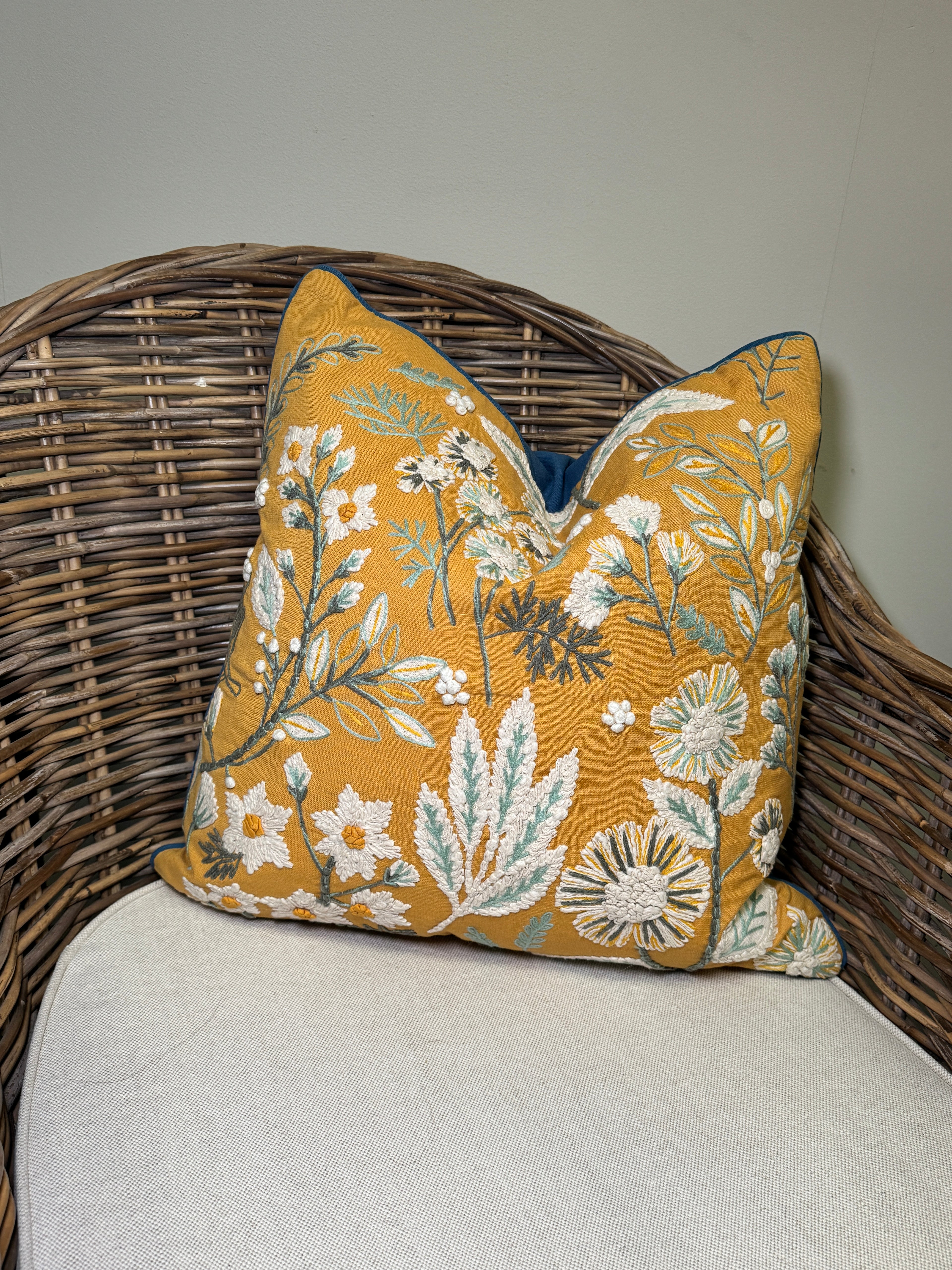 Avenue Cushion Yellow