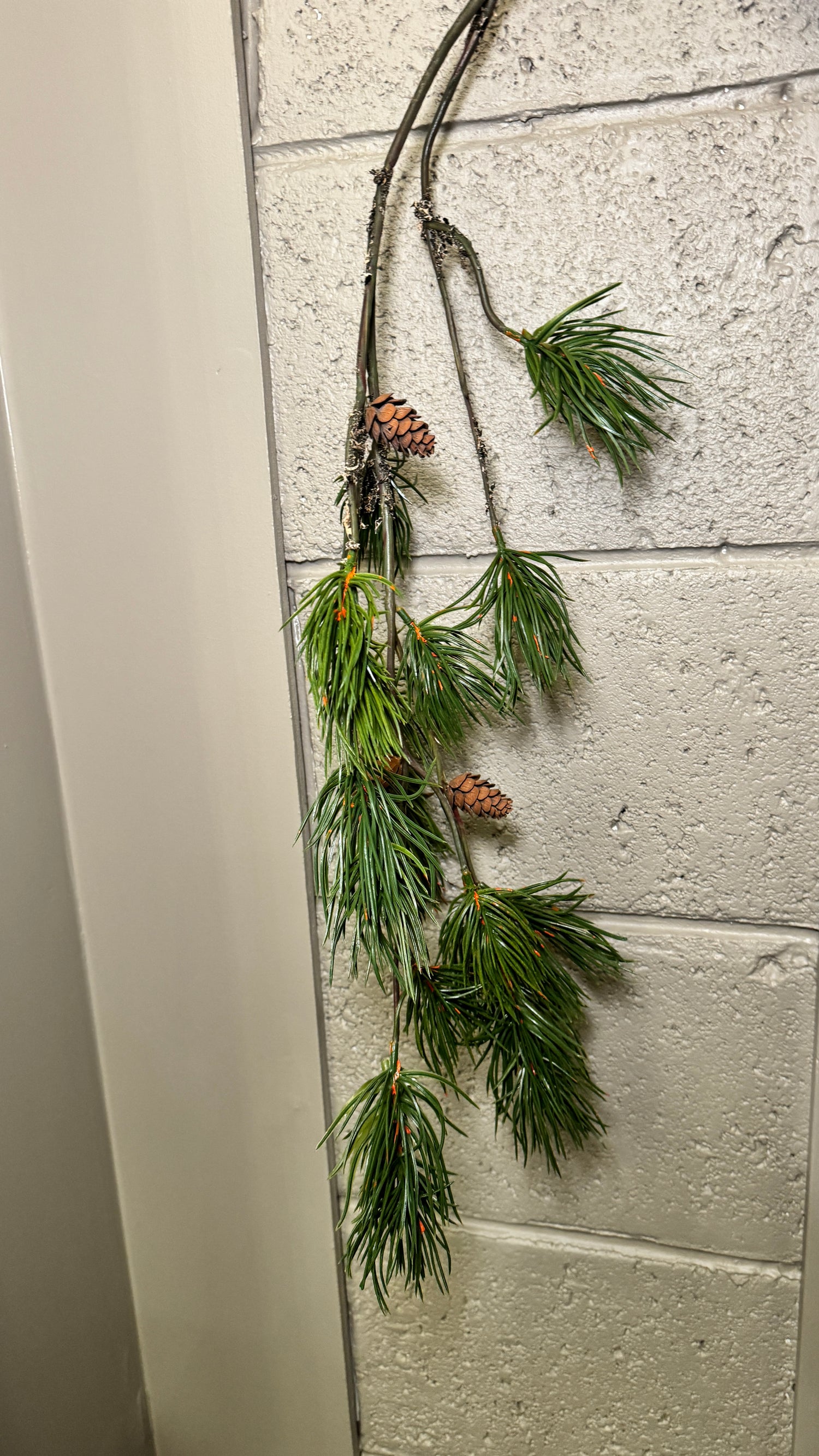 Pine Cone Haning Green Sprig