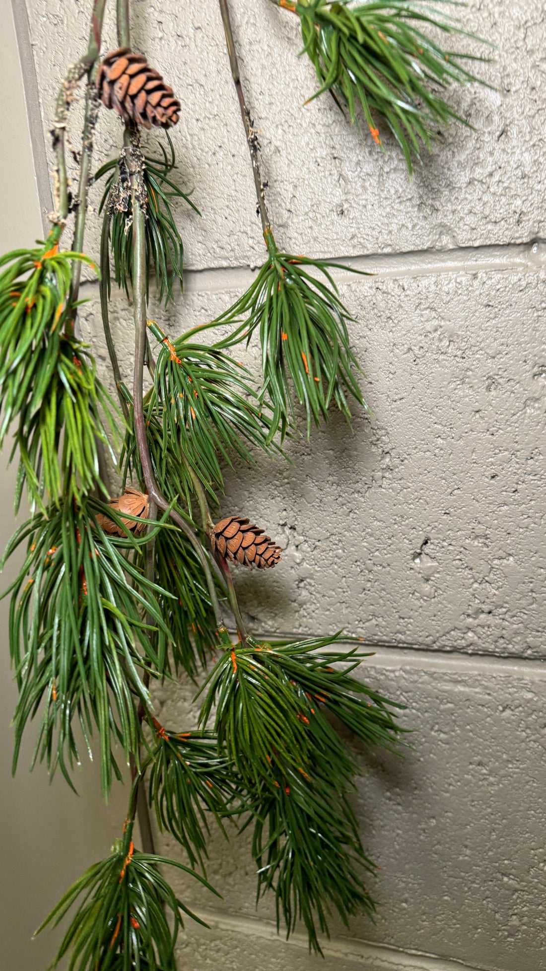 Pine Cone Haning Green Sprig