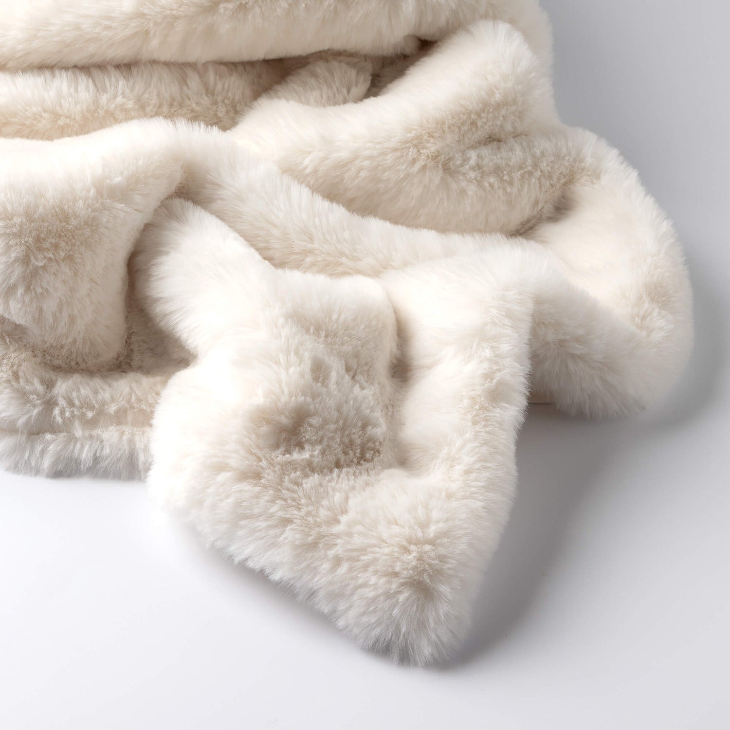 Luxury Snow White Throw